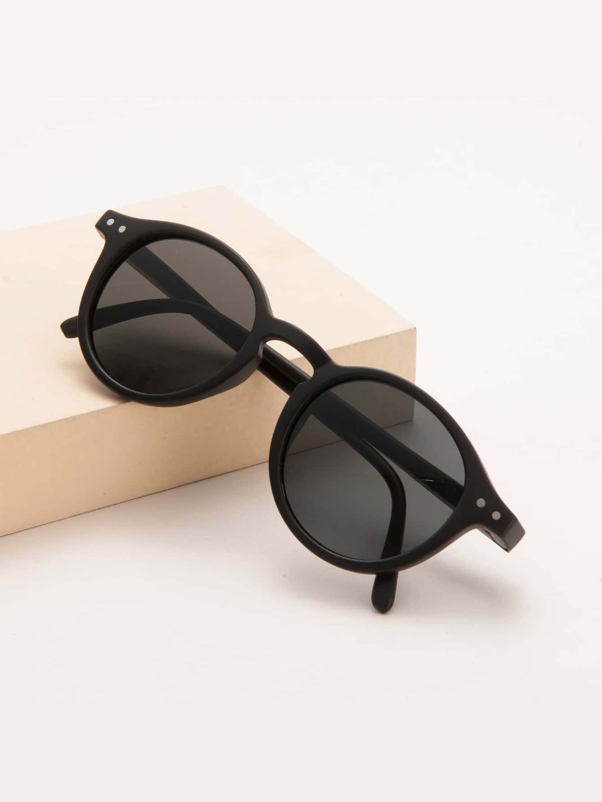 schwarze Sonnenbrille